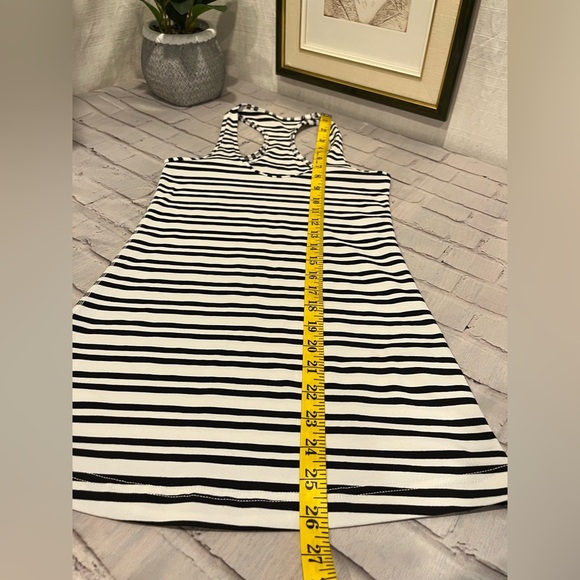 🤍LULULEMON Black & White Striped Racerback Tank – Estimated Size 4 - Picture 3 of 8